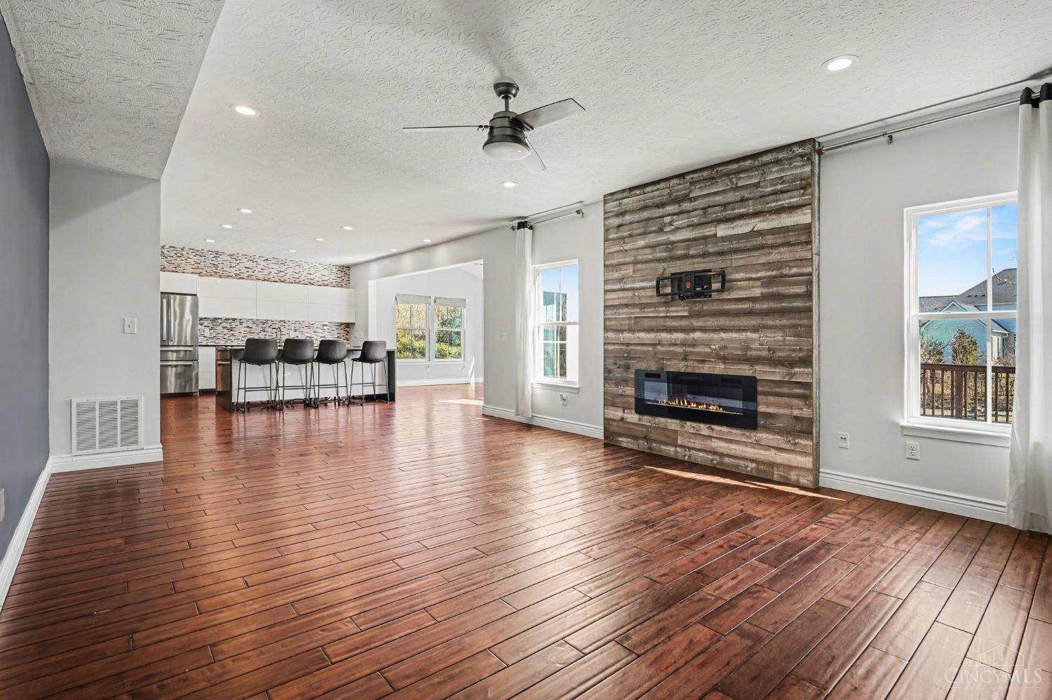 329 Stone Ridge Boulevard