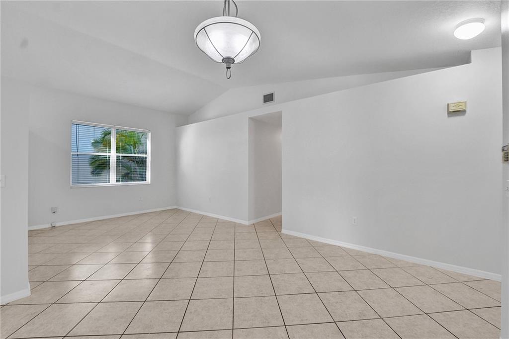 5248 NW 117th Ave