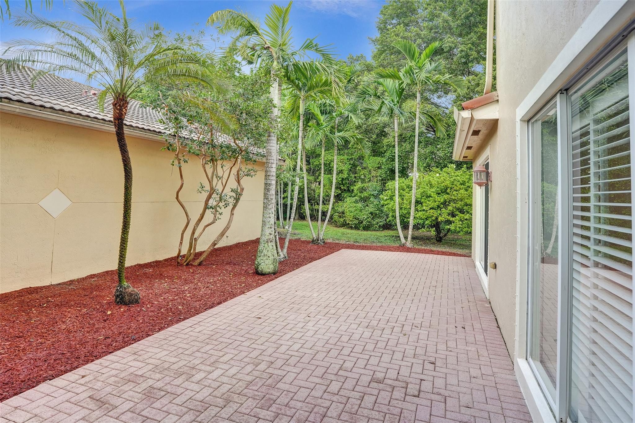 5872 NW 120th ave