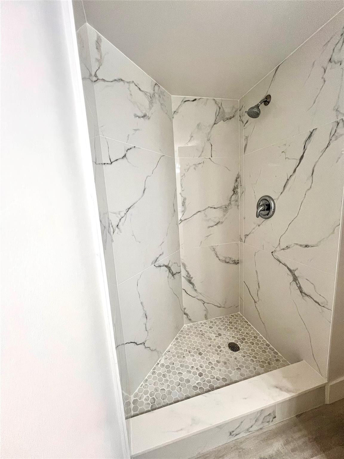 214 Lake Pointe Dr 103