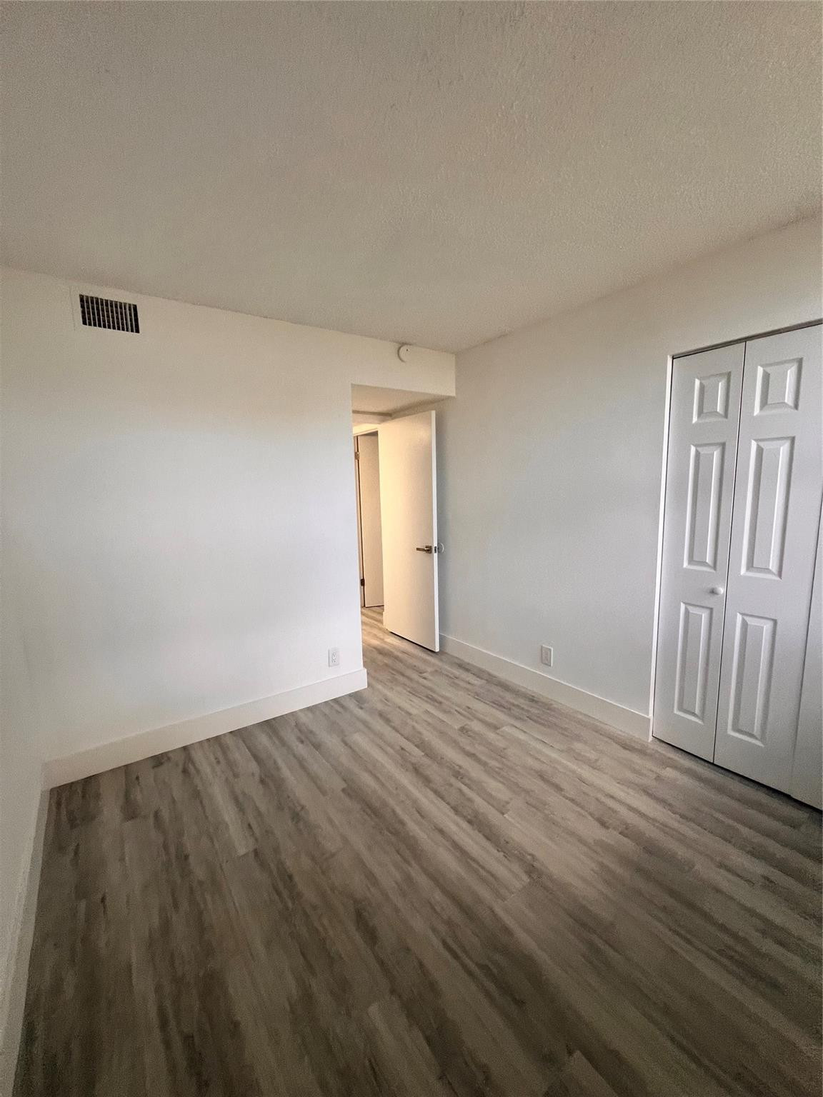 214 Lake Pointe Dr 103