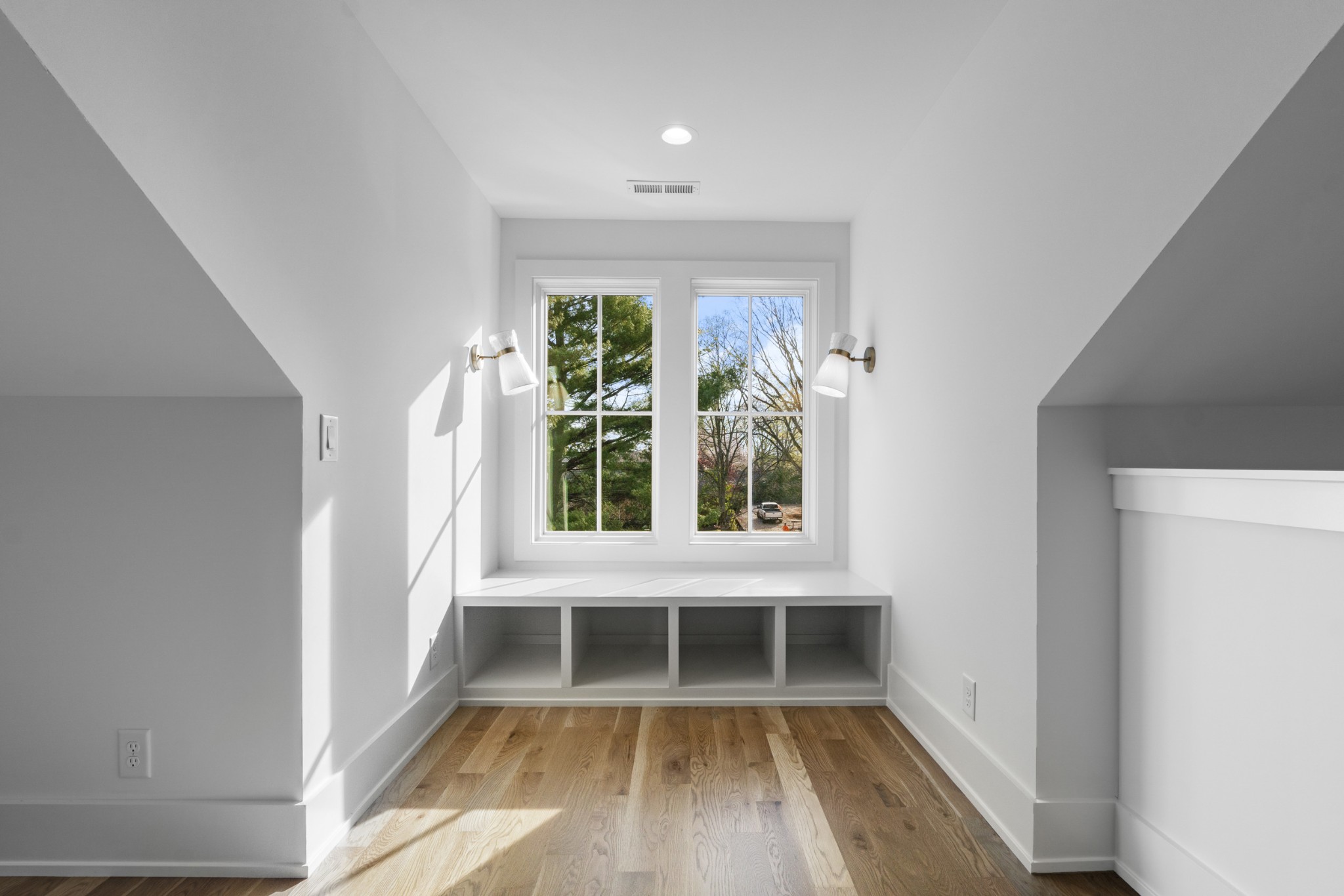 3605 Rainbow Pl
