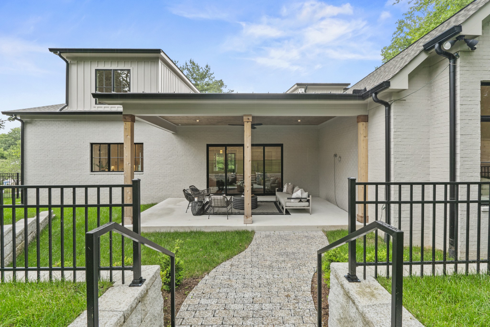 3605 Rainbow Pl