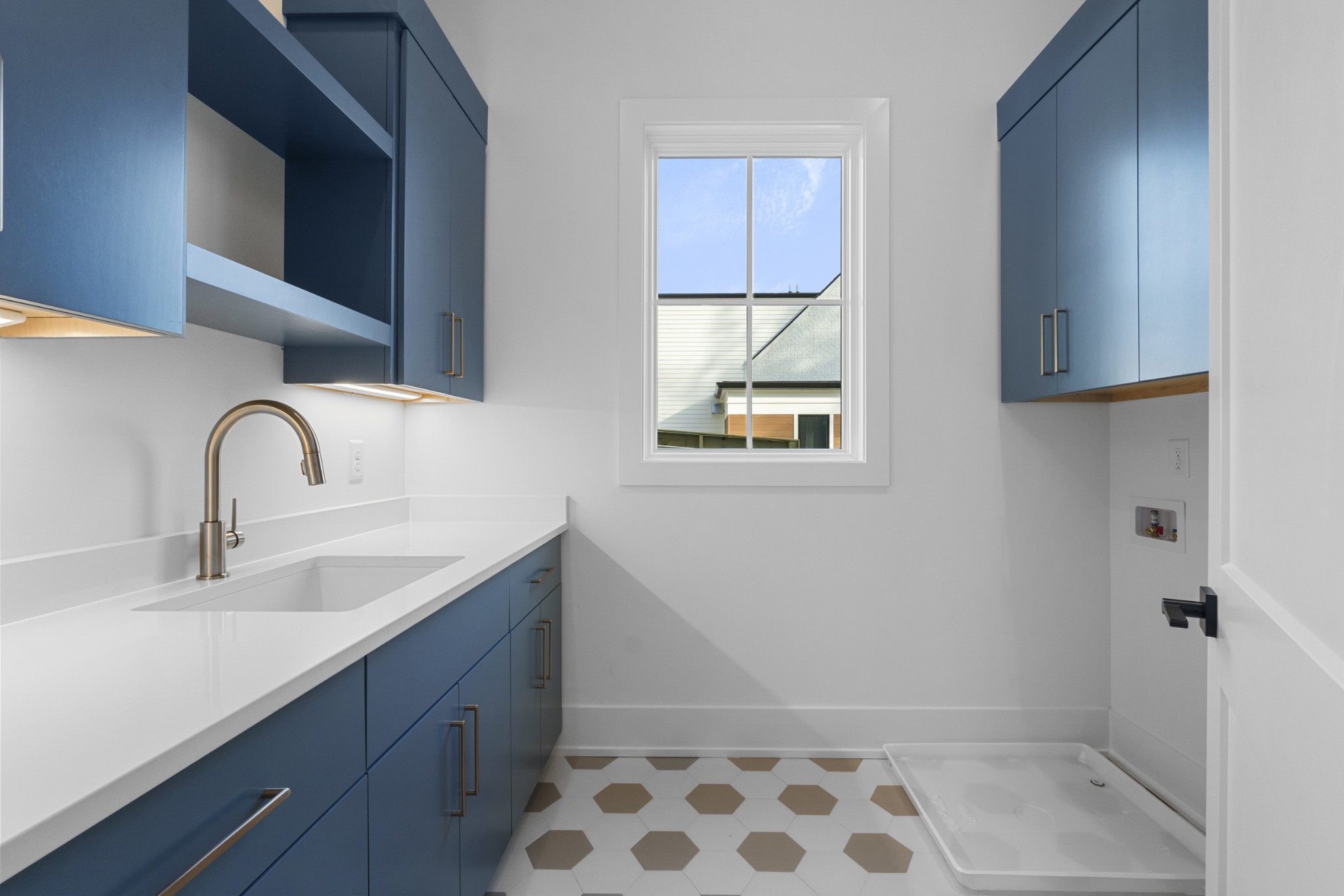 3605 Rainbow Pl