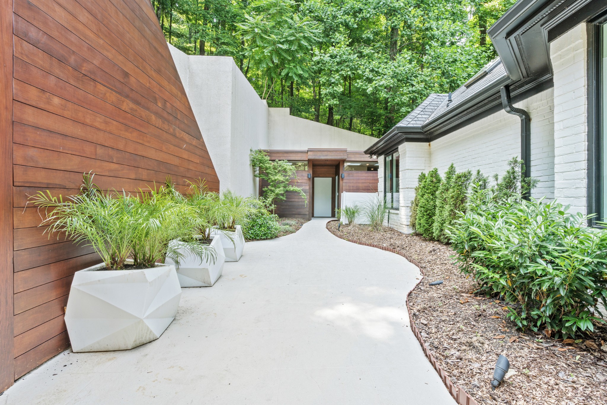31 Annandale