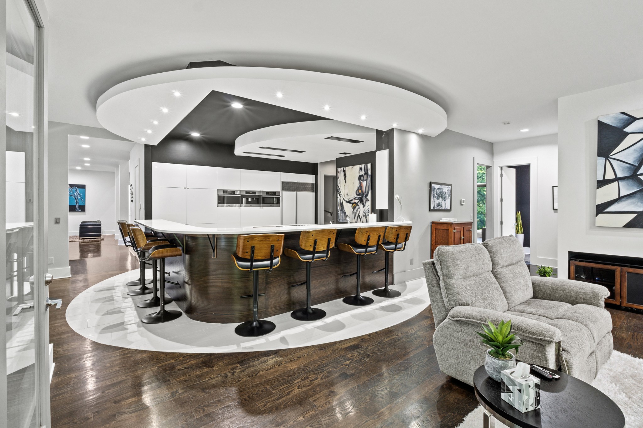 31 Annandale