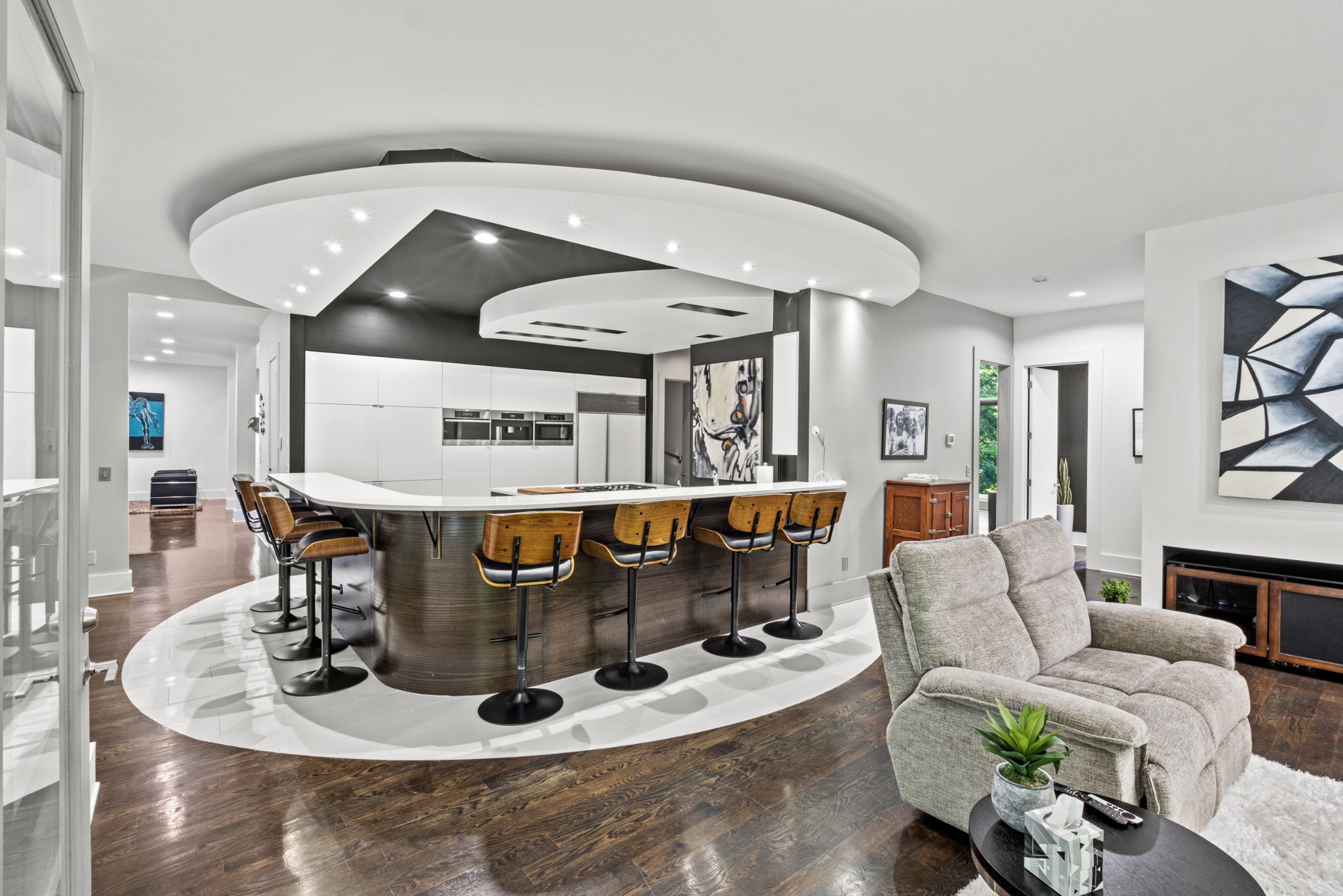 31 Annandale