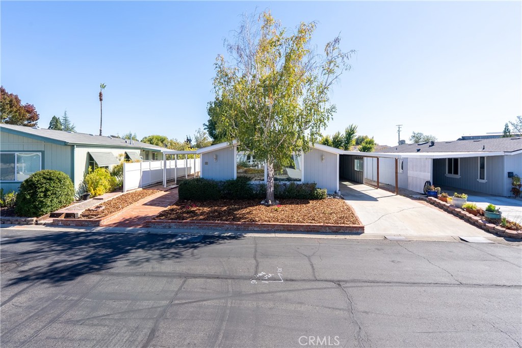 4 Dove Court