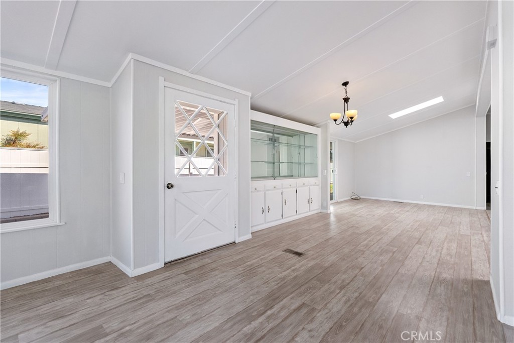 4 Dove Court