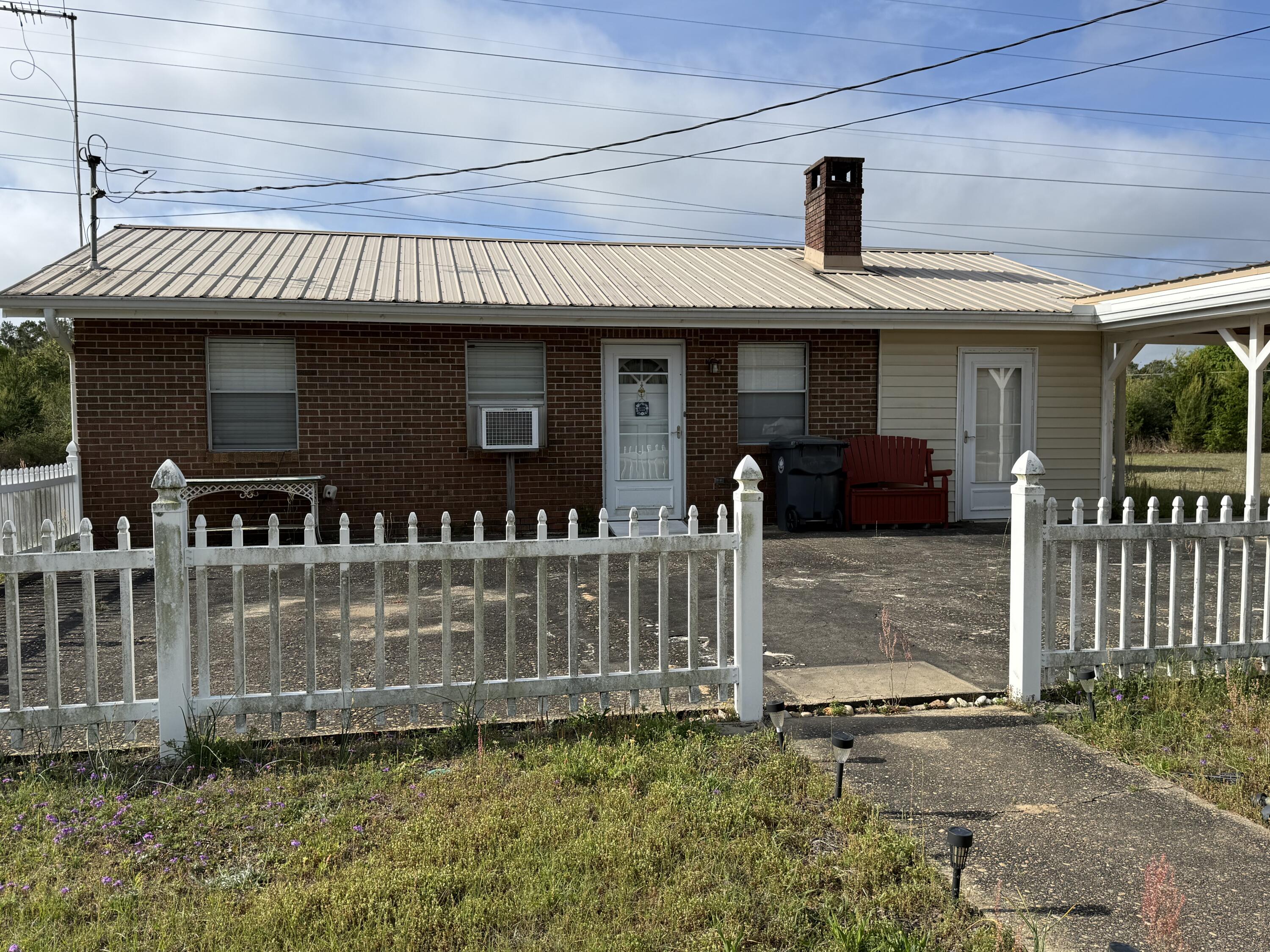 82 E Daisy Lane, DeFuniak Springs