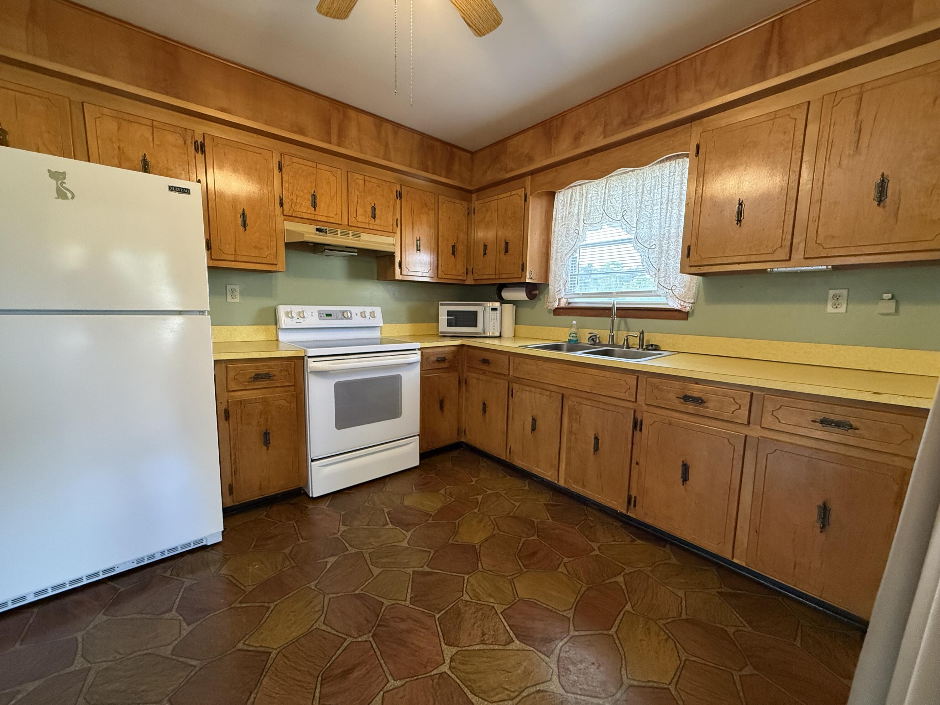 82 E Daisy Lane, DeFuniak Springs