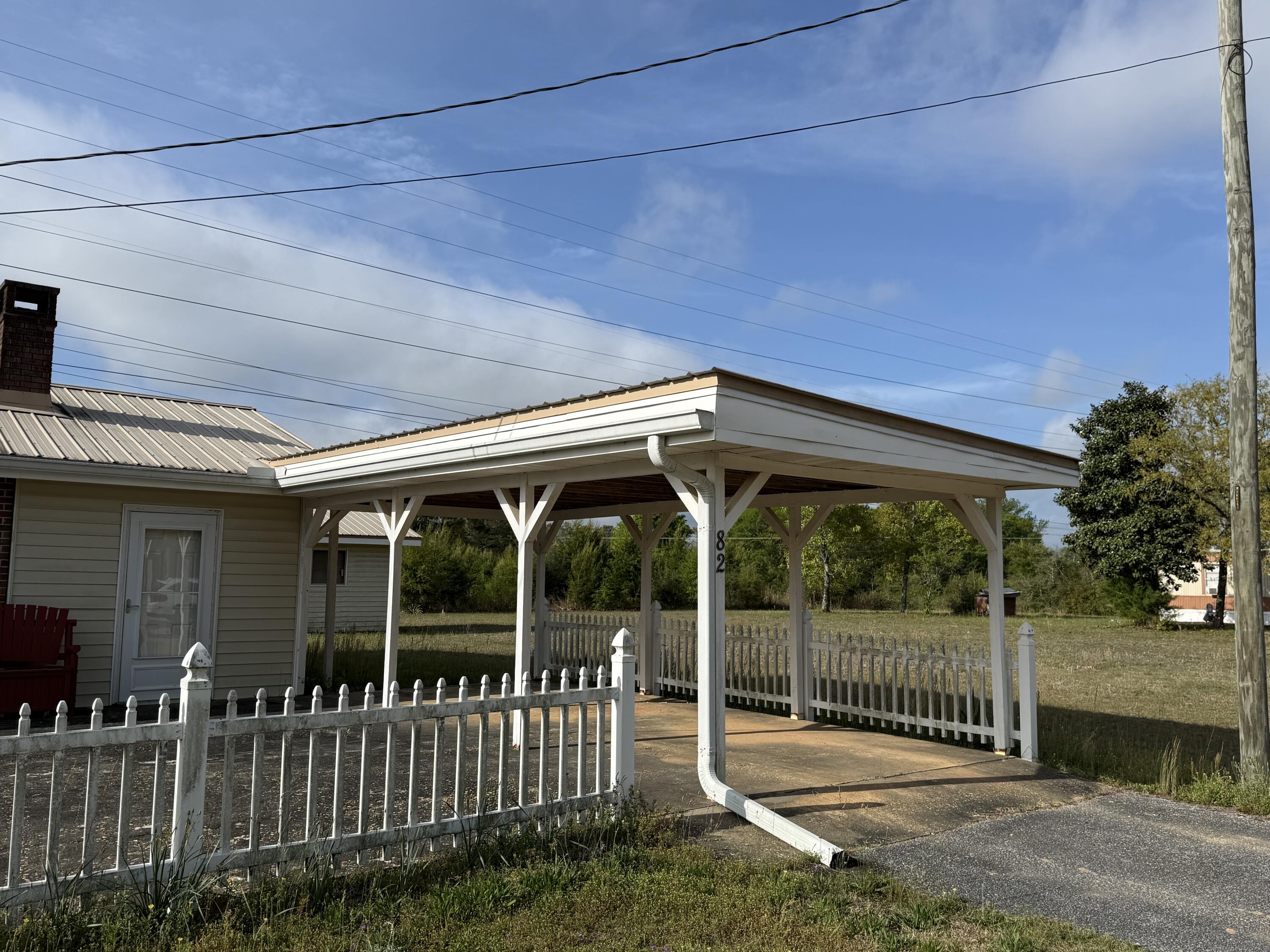 82 E Daisy Lane, DeFuniak Springs