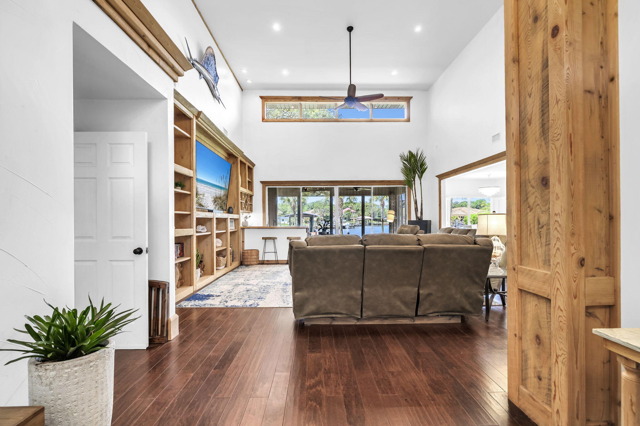 821 Cross Street