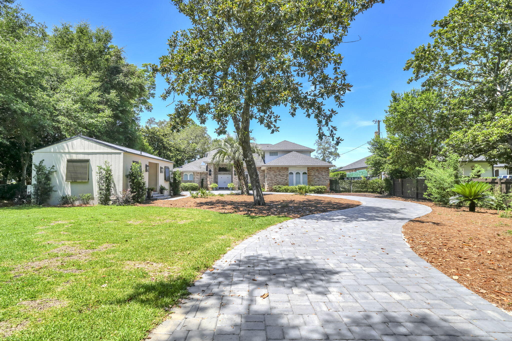 821 Cross Street