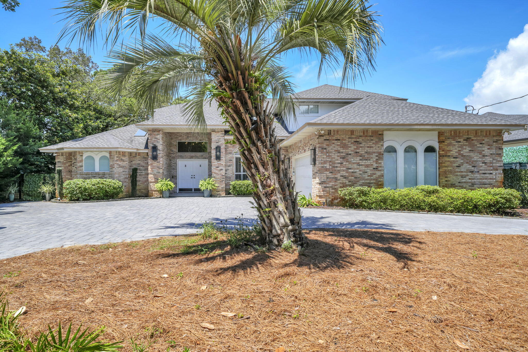 821 Cross Street
