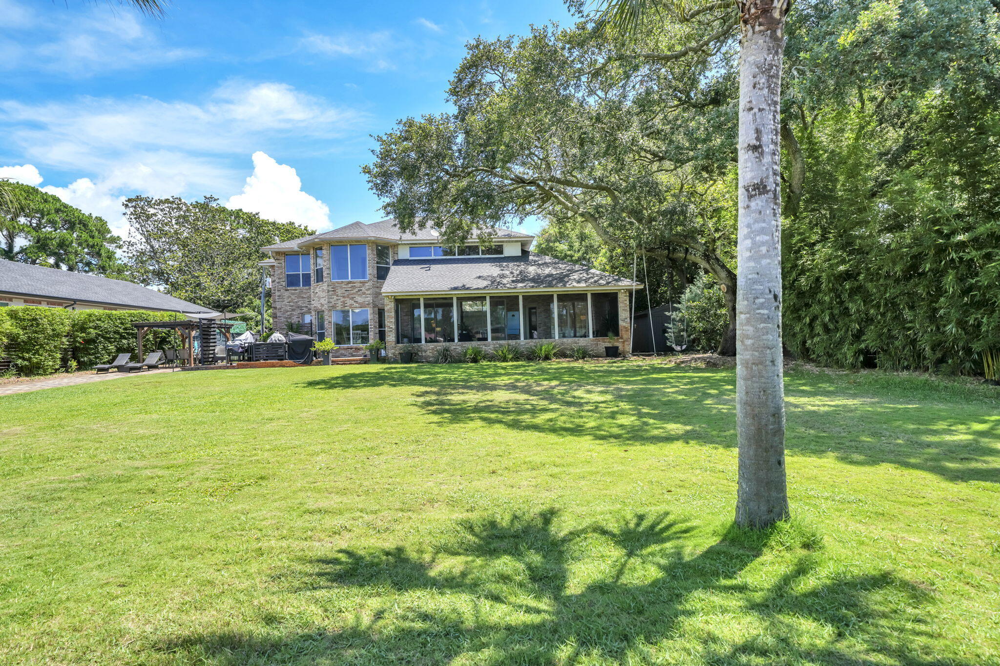 821 Cross Street