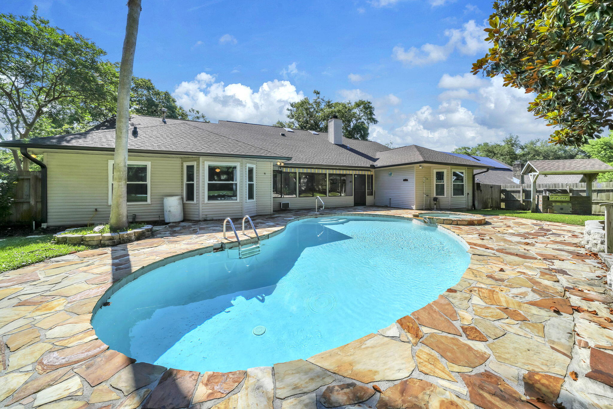 2319 Canal Drive