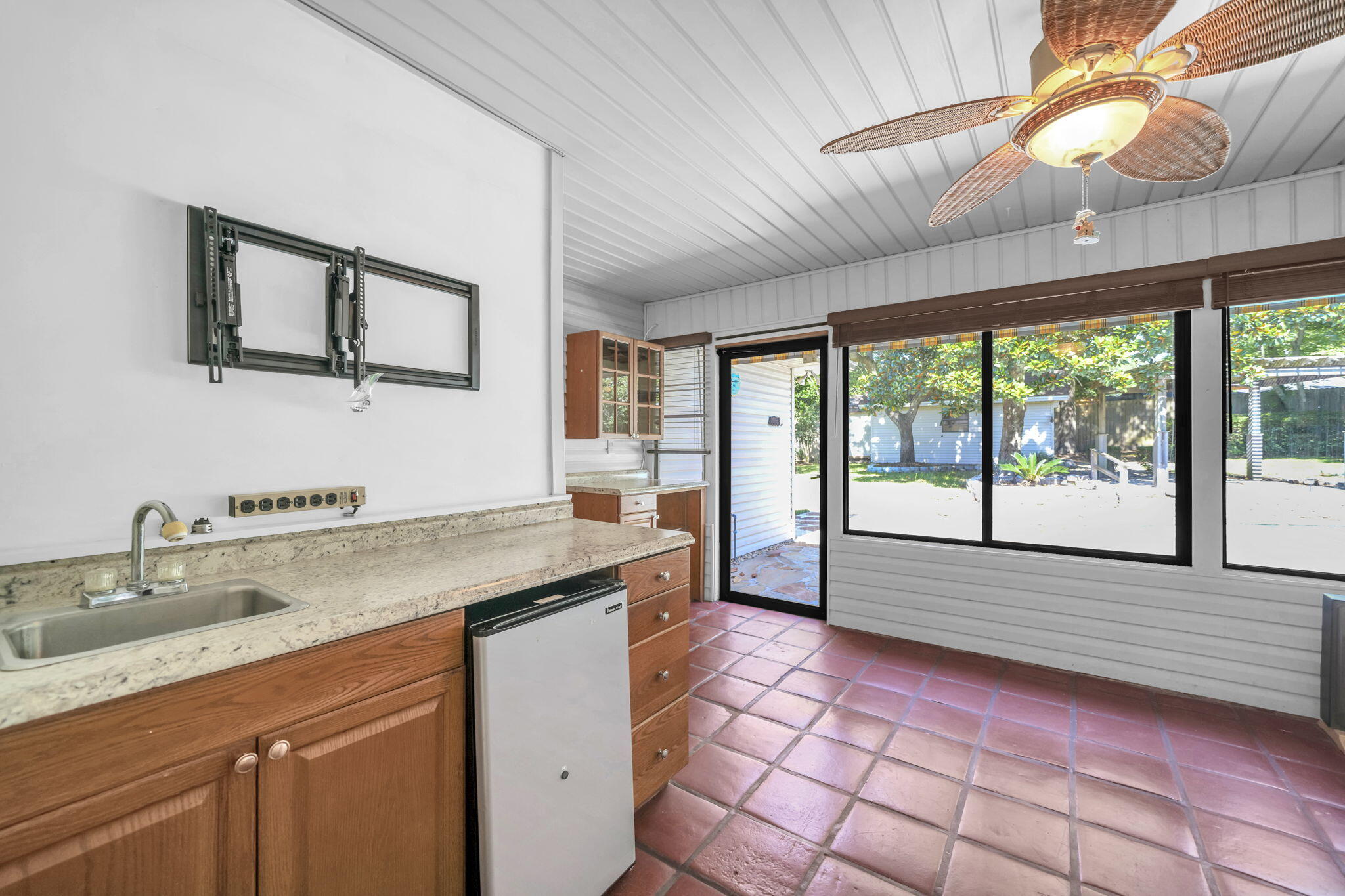 2319 Canal Drive