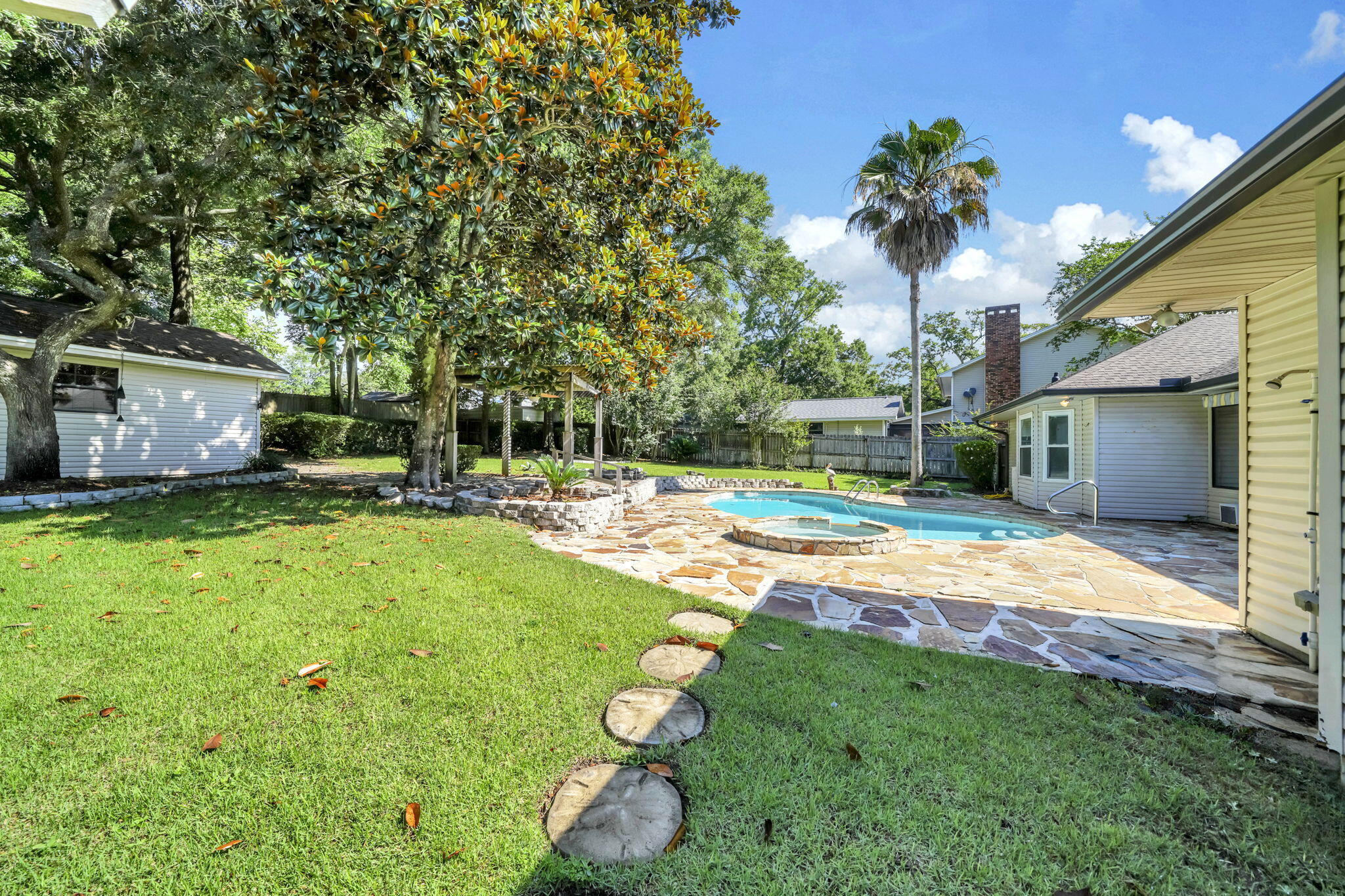 2319 Canal Drive