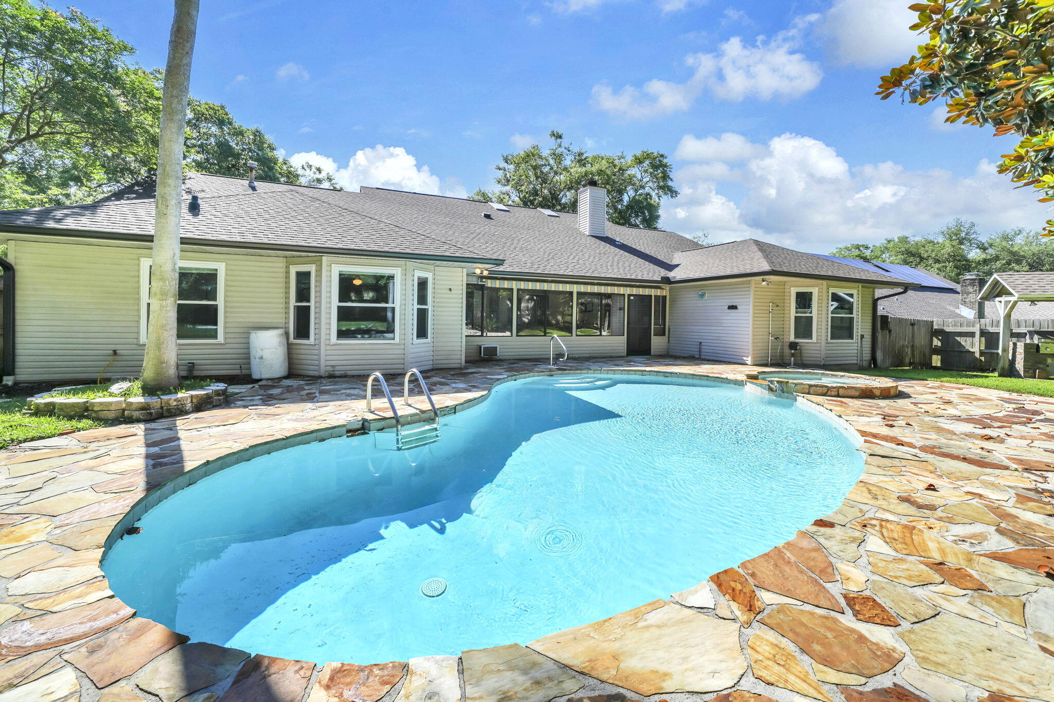 2319 Canal Drive