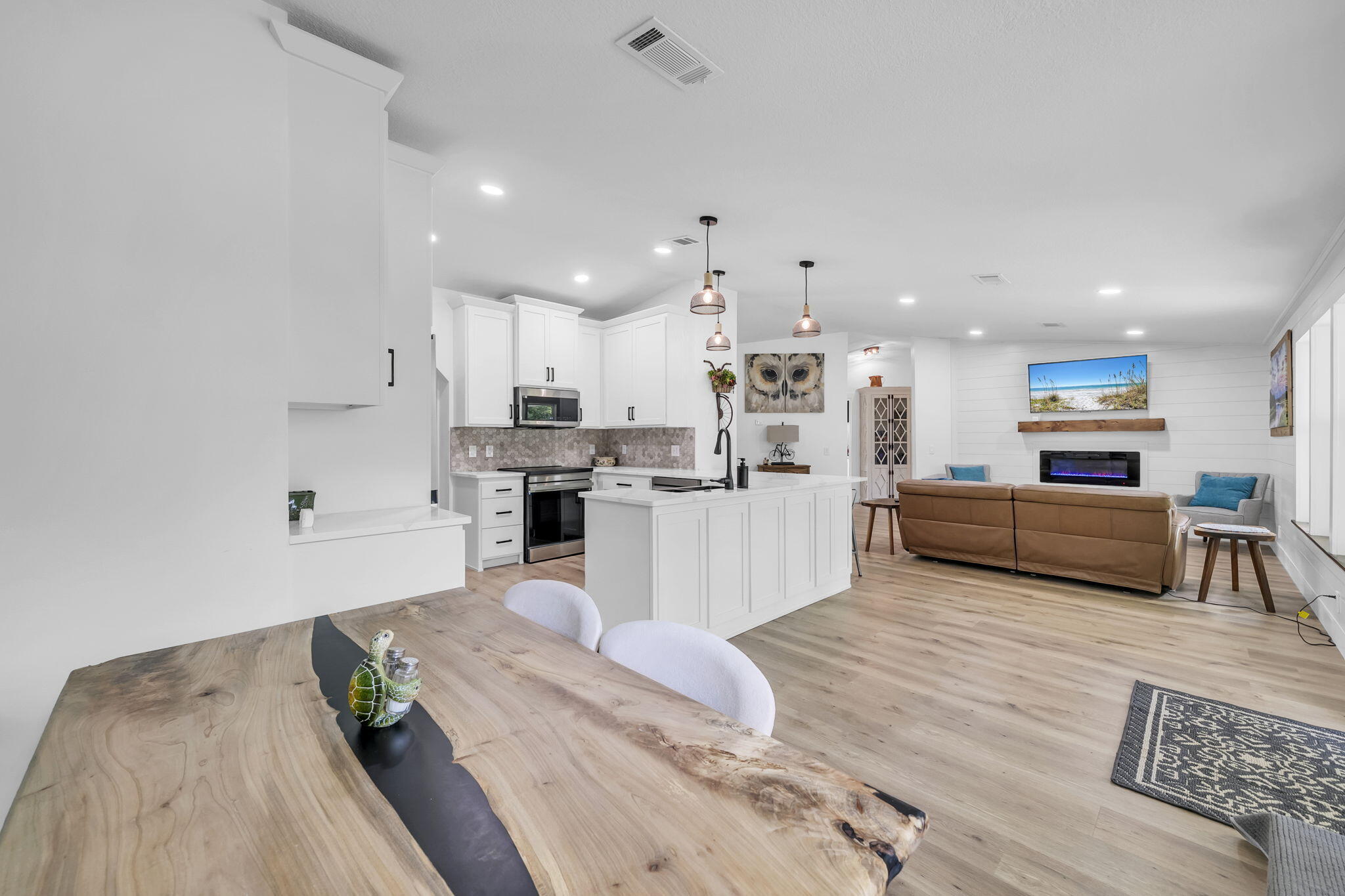 819 Woodlawn Road