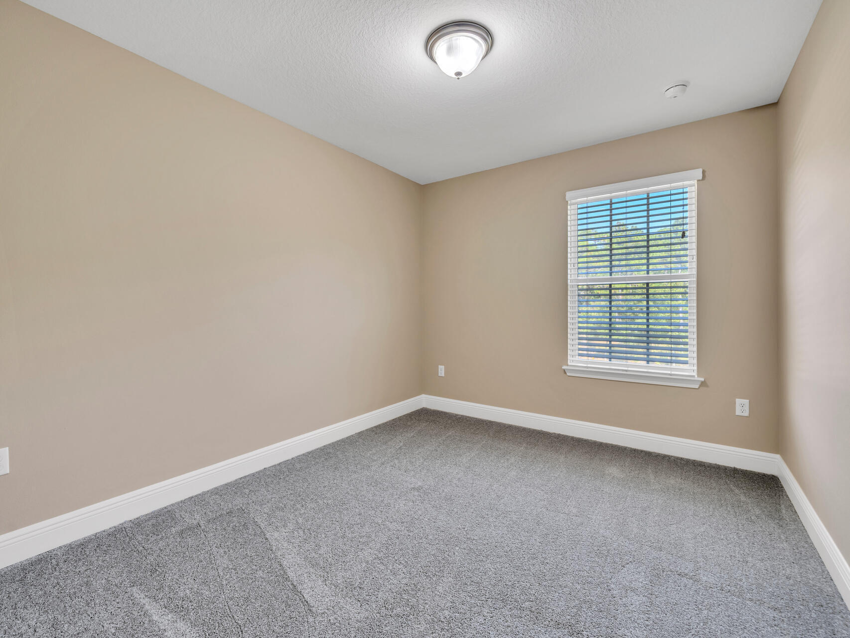 19 E Shady Oaks Lane, UNIT B