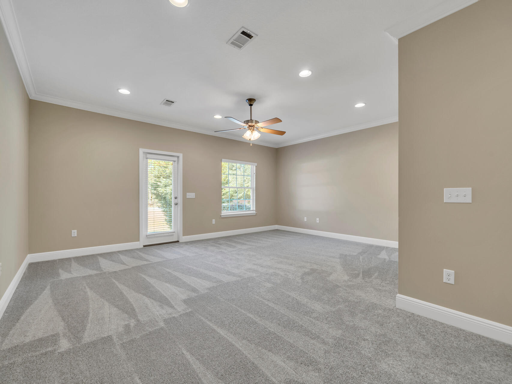 19 E Shady Oaks Lane, UNIT B