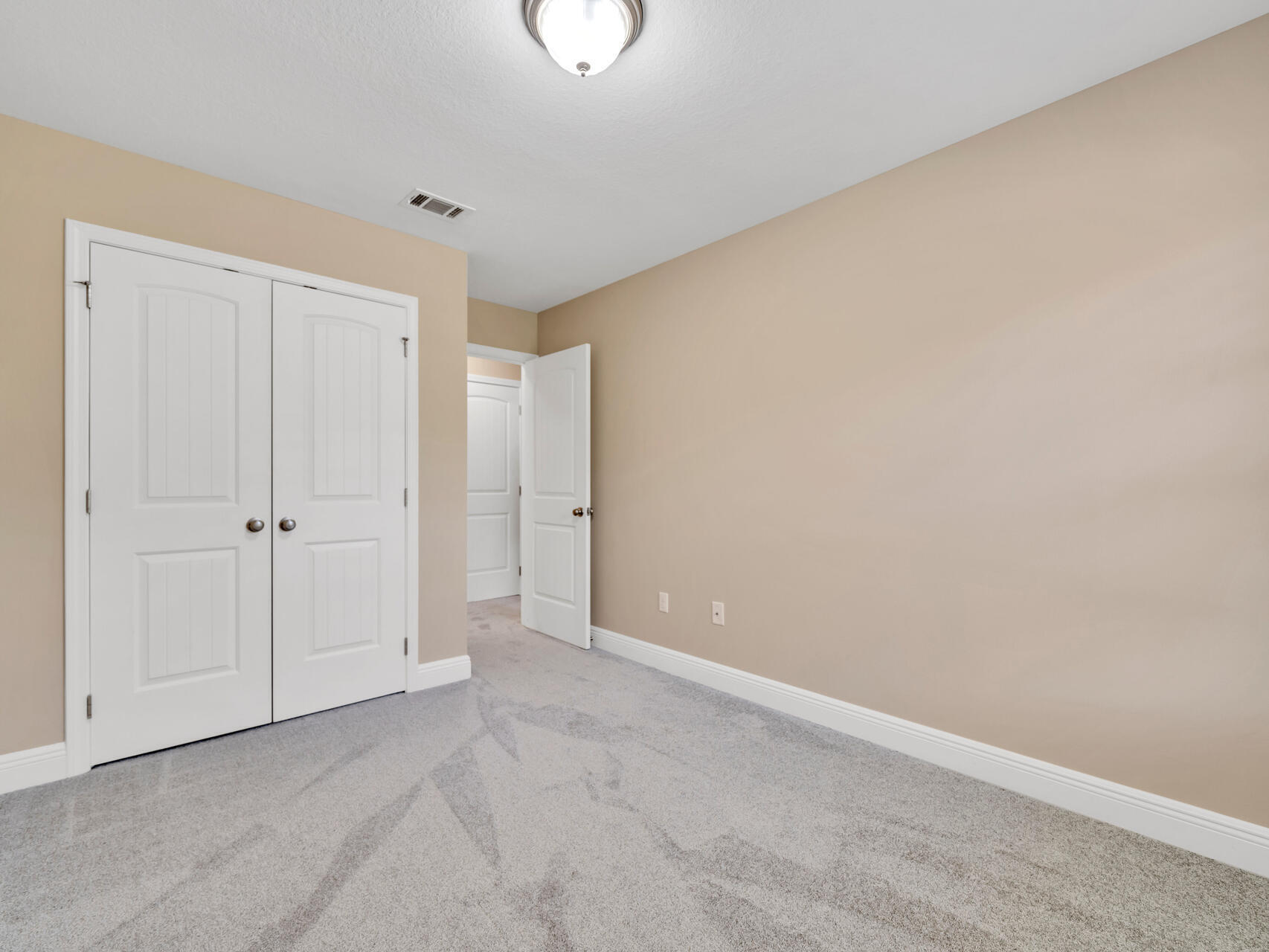 19 E Shady Oaks Lane, UNIT B