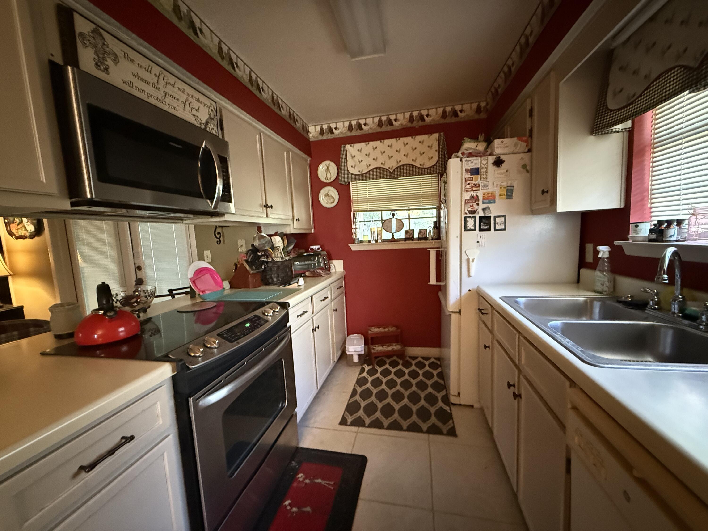 43 12th Avenue, Shalimar