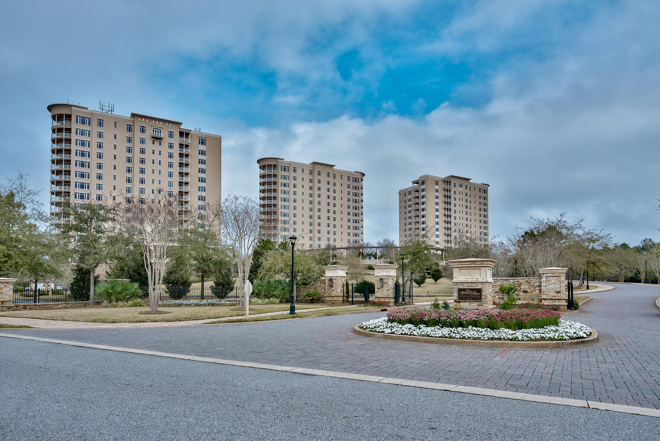 404 Kelly Plantation Drive 605