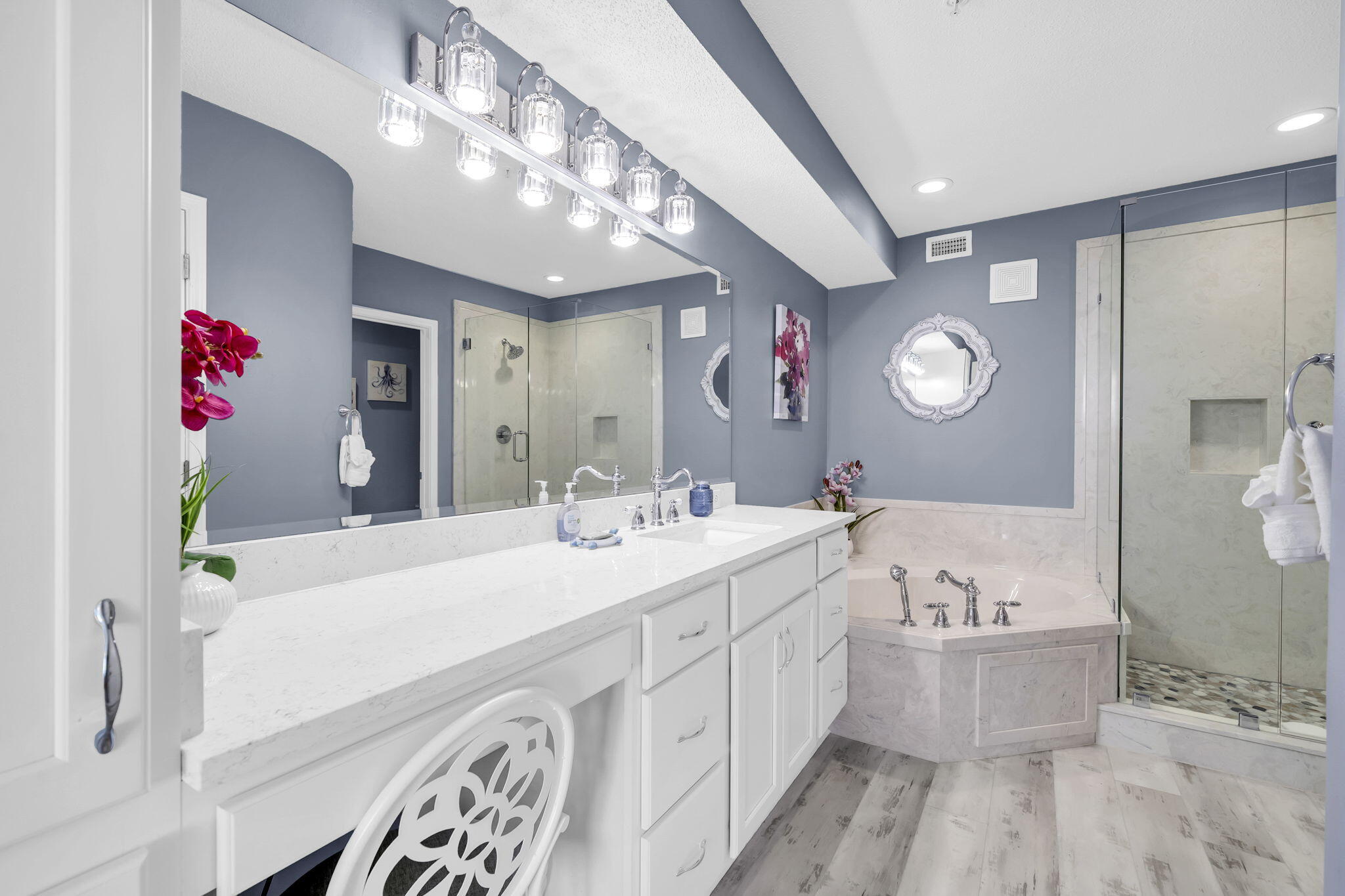 670 Nautilus Court 602