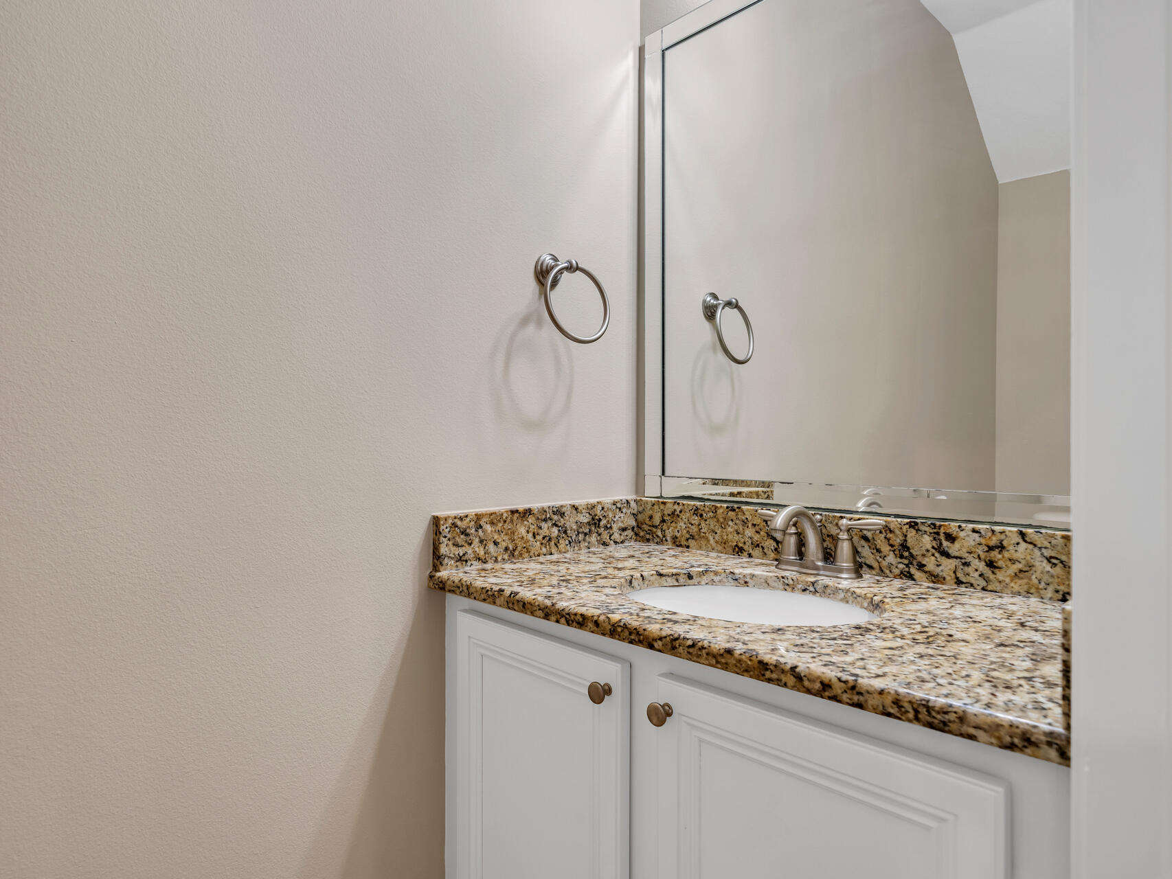 19 E Shady Oaks Lane UNIT B