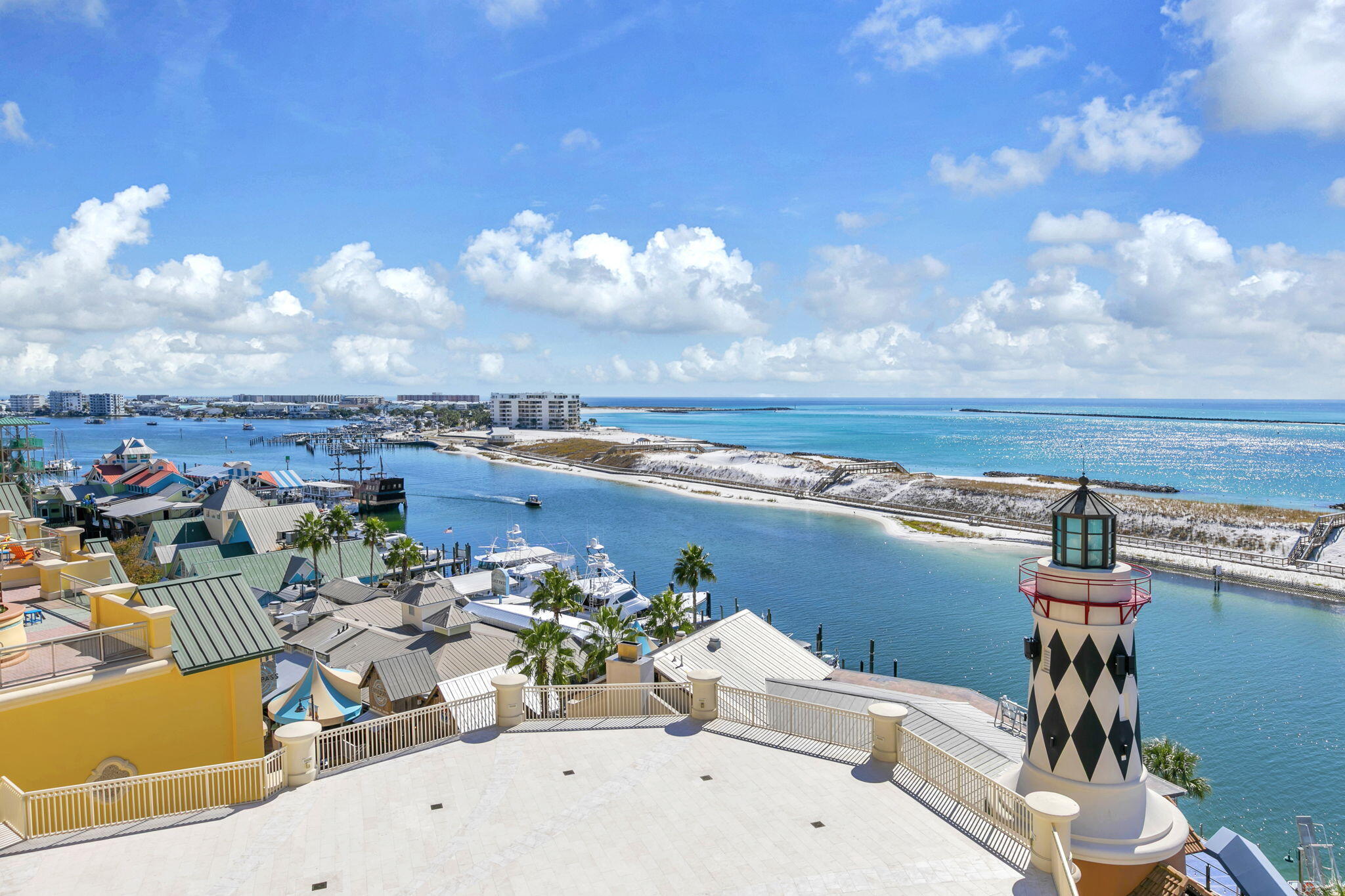 10 Harbor Boulevard W522