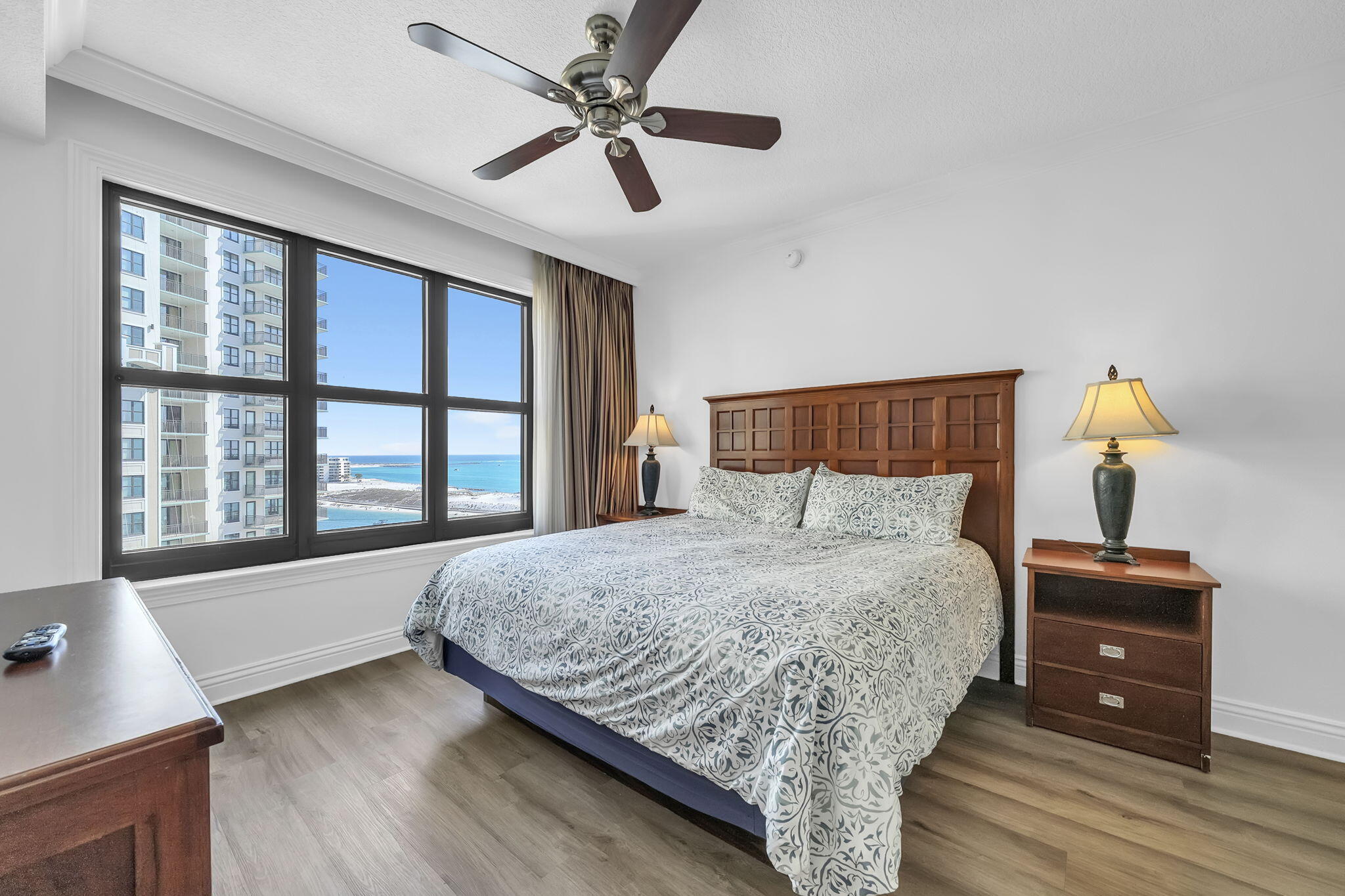 10 Harbor Boulevard W522