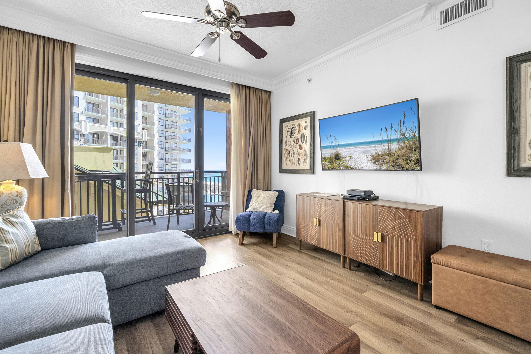 10 Harbor Boulevard W522