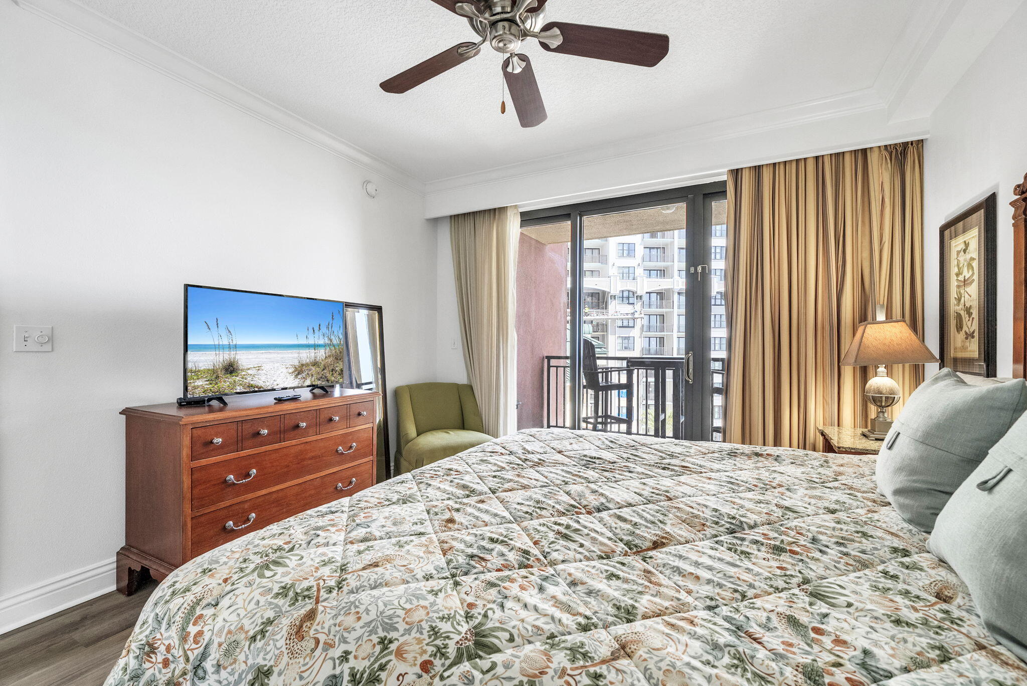 10 Harbor Boulevard W522