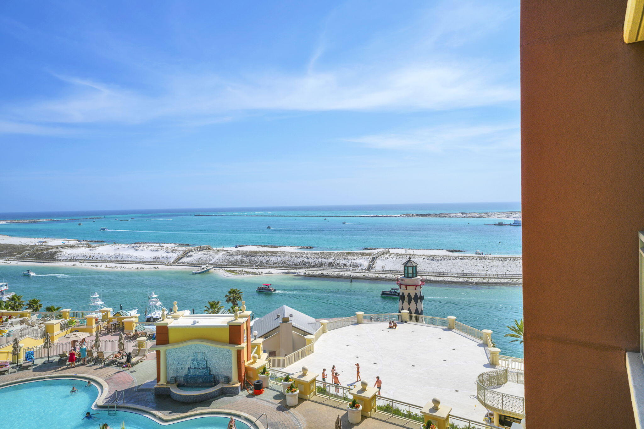 10 Harbor Boulevard W522