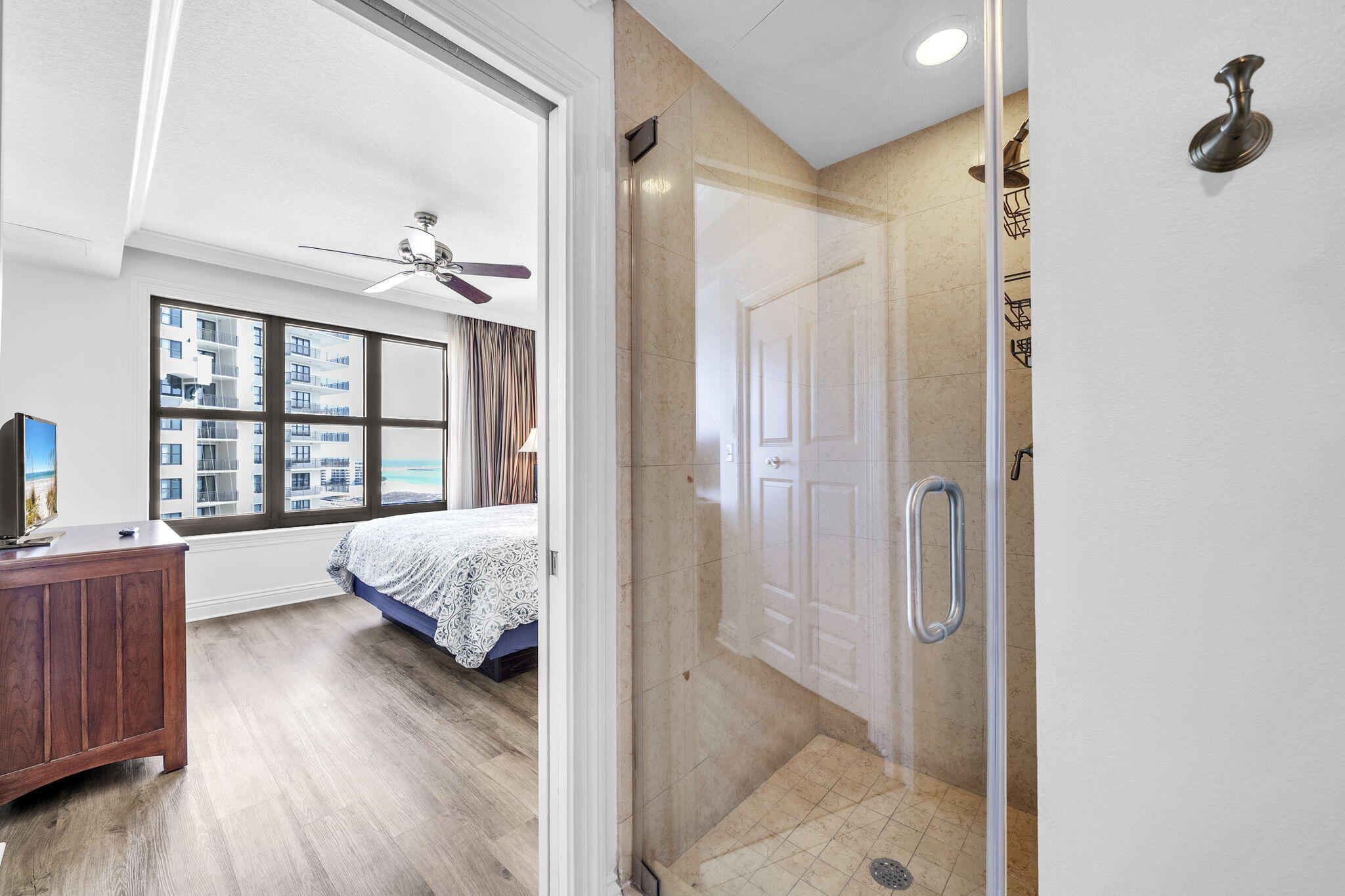 10 Harbor Boulevard W522