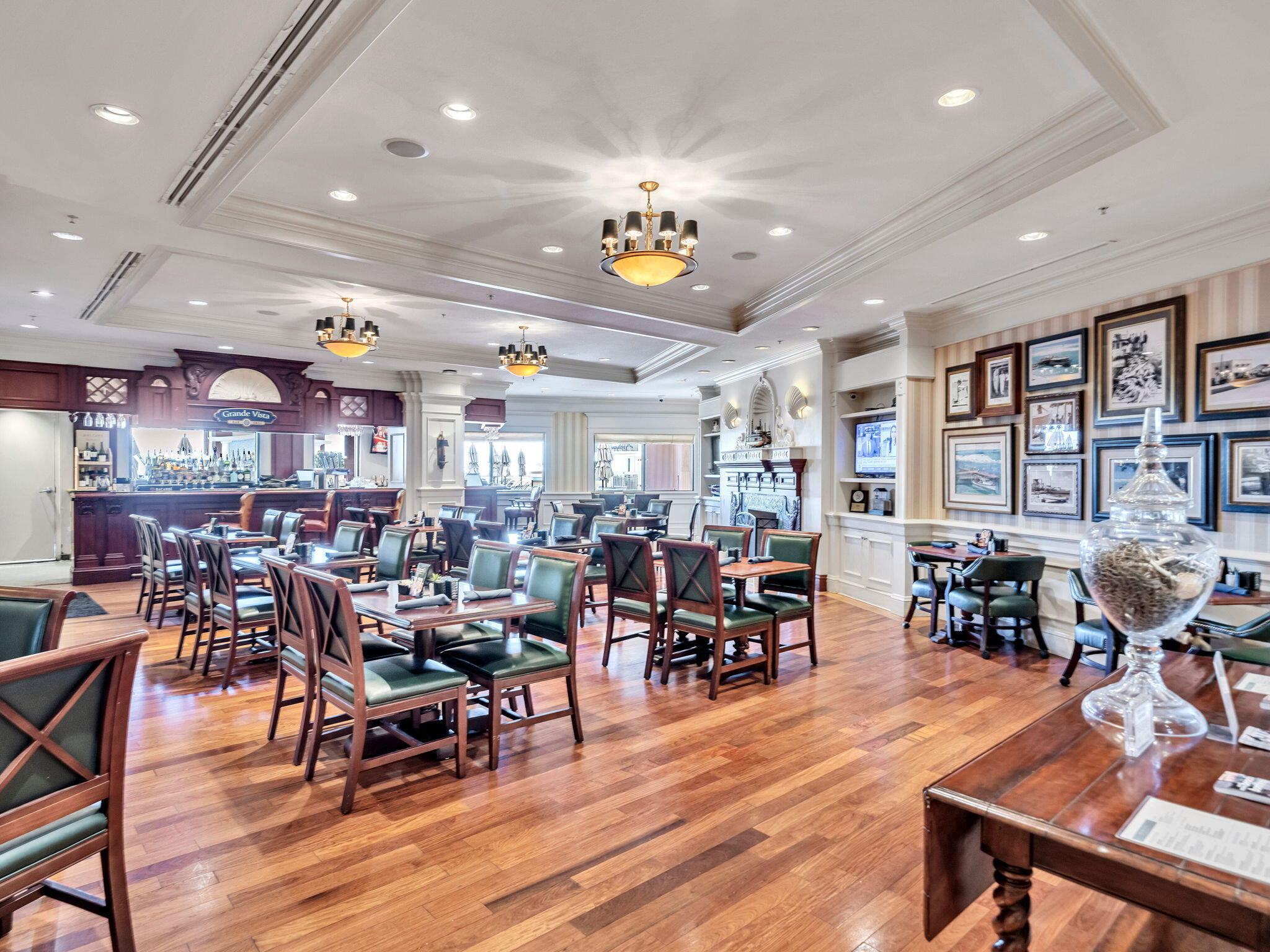 10 Harbor Boulevard W522