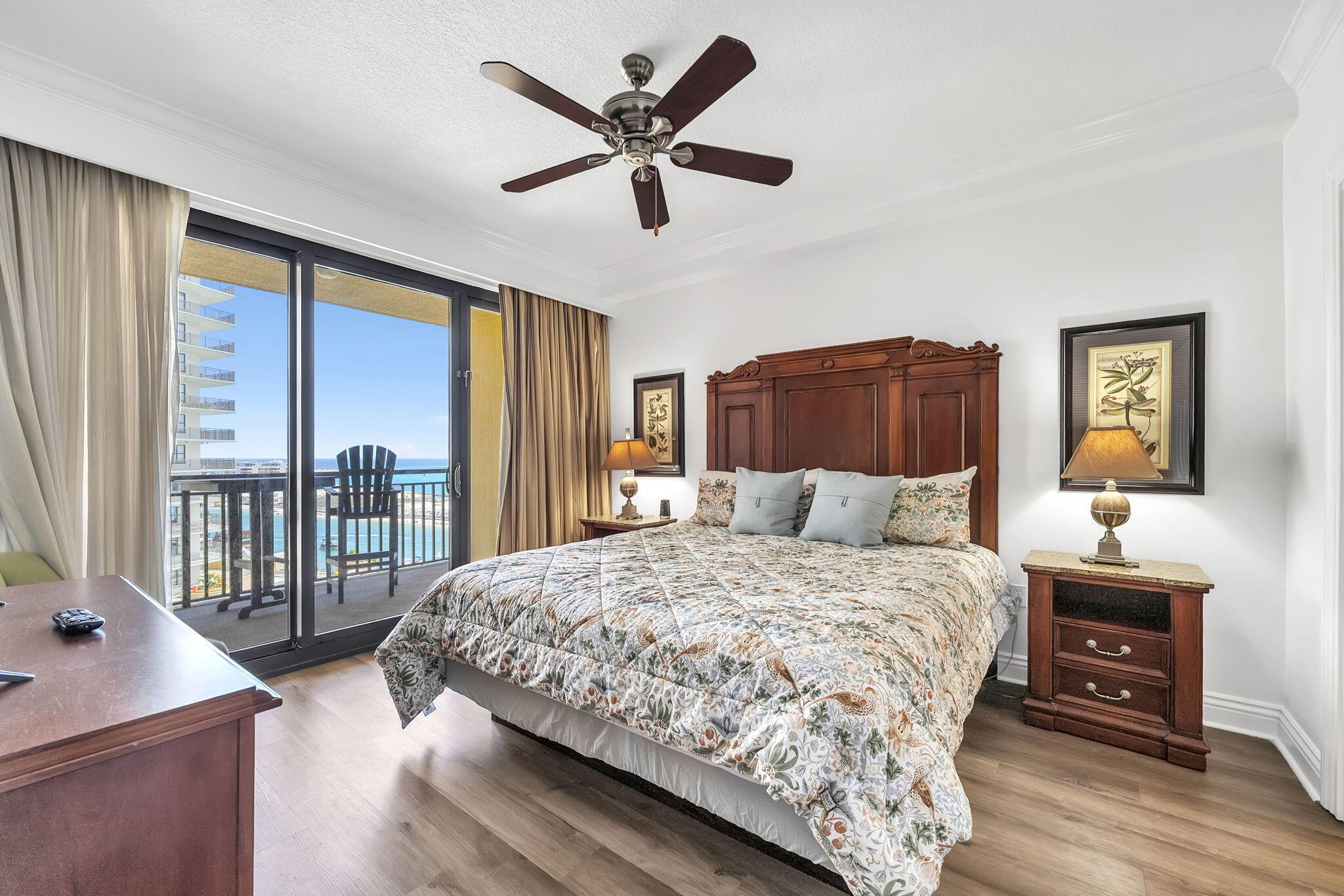 10 Harbor Boulevard W522