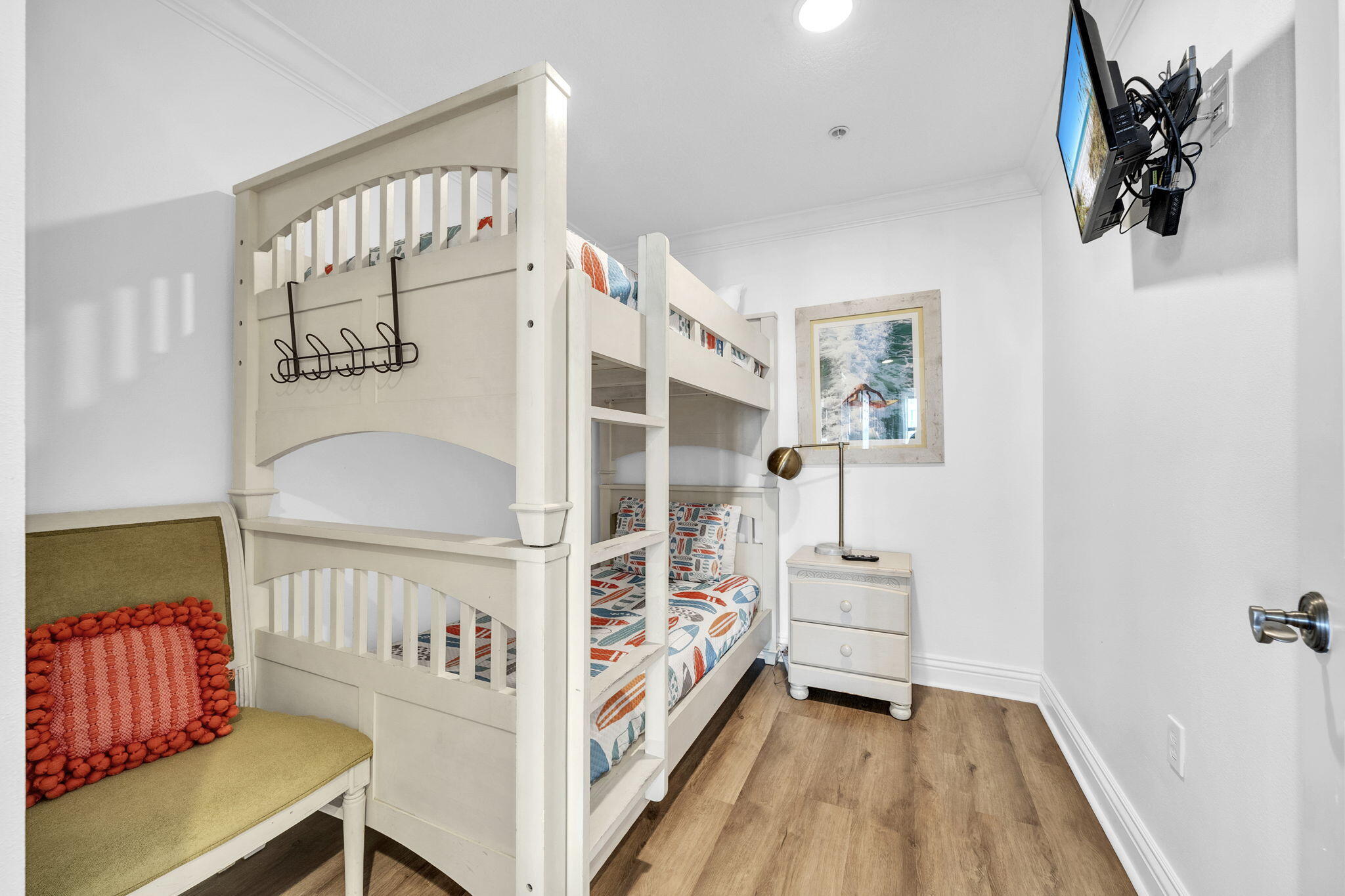 10 Harbor Boulevard W522