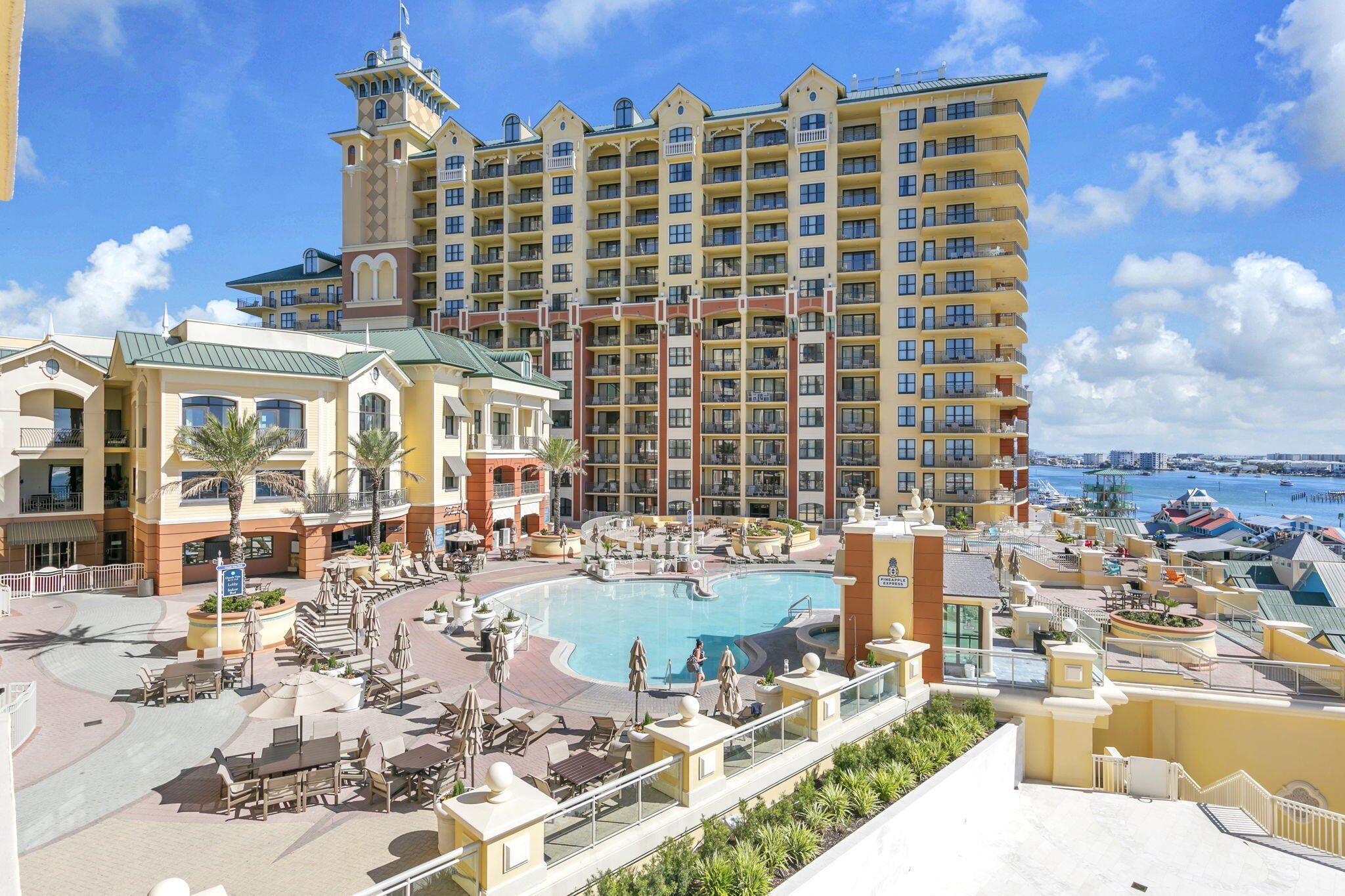 10 Harbor Boulevard W522