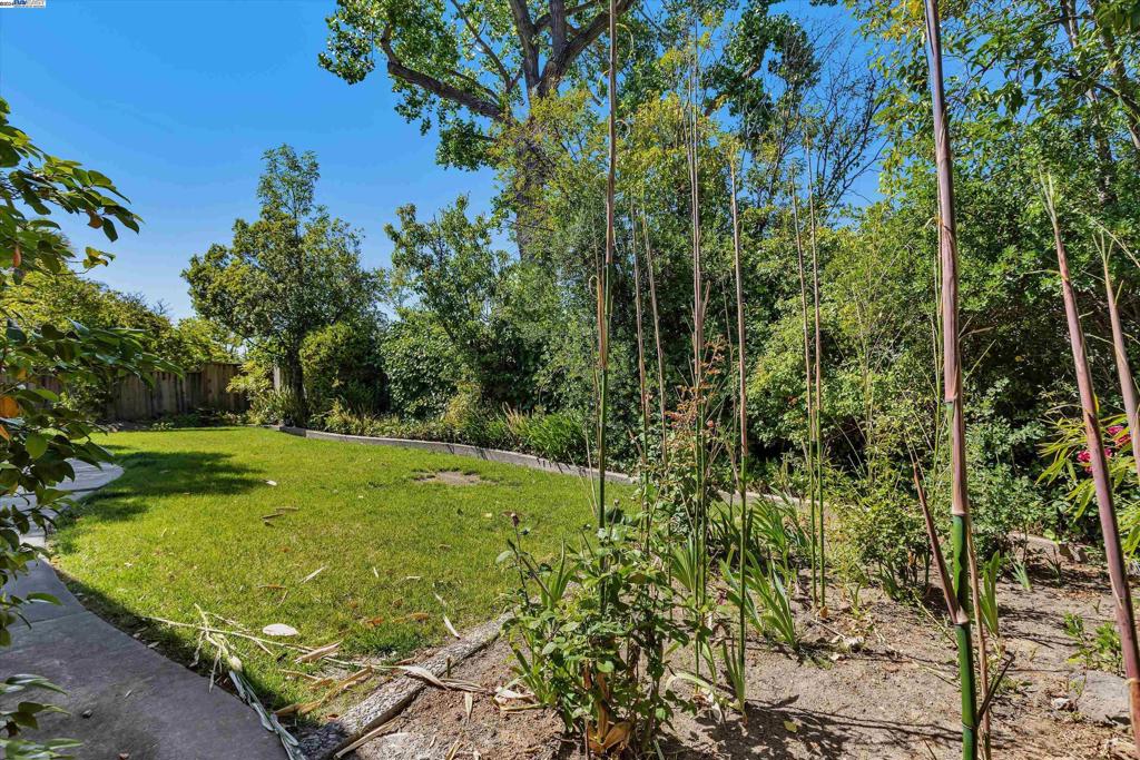 1538 De Soto Way