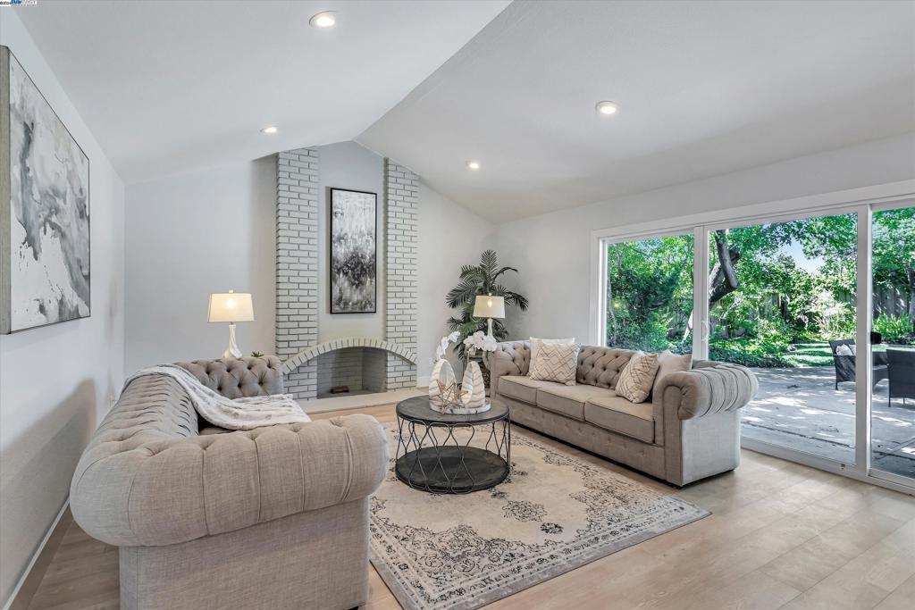 1538 De Soto Way