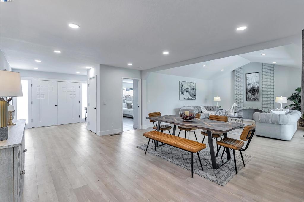 1538 De Soto Way