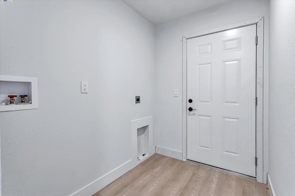 1538 De Soto Way