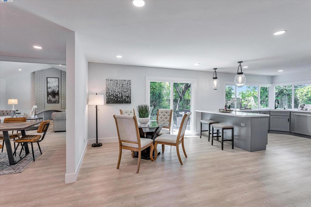 1538 De Soto Way