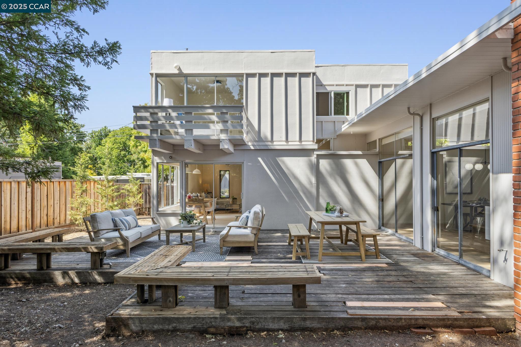 243 Santa Fe Dr