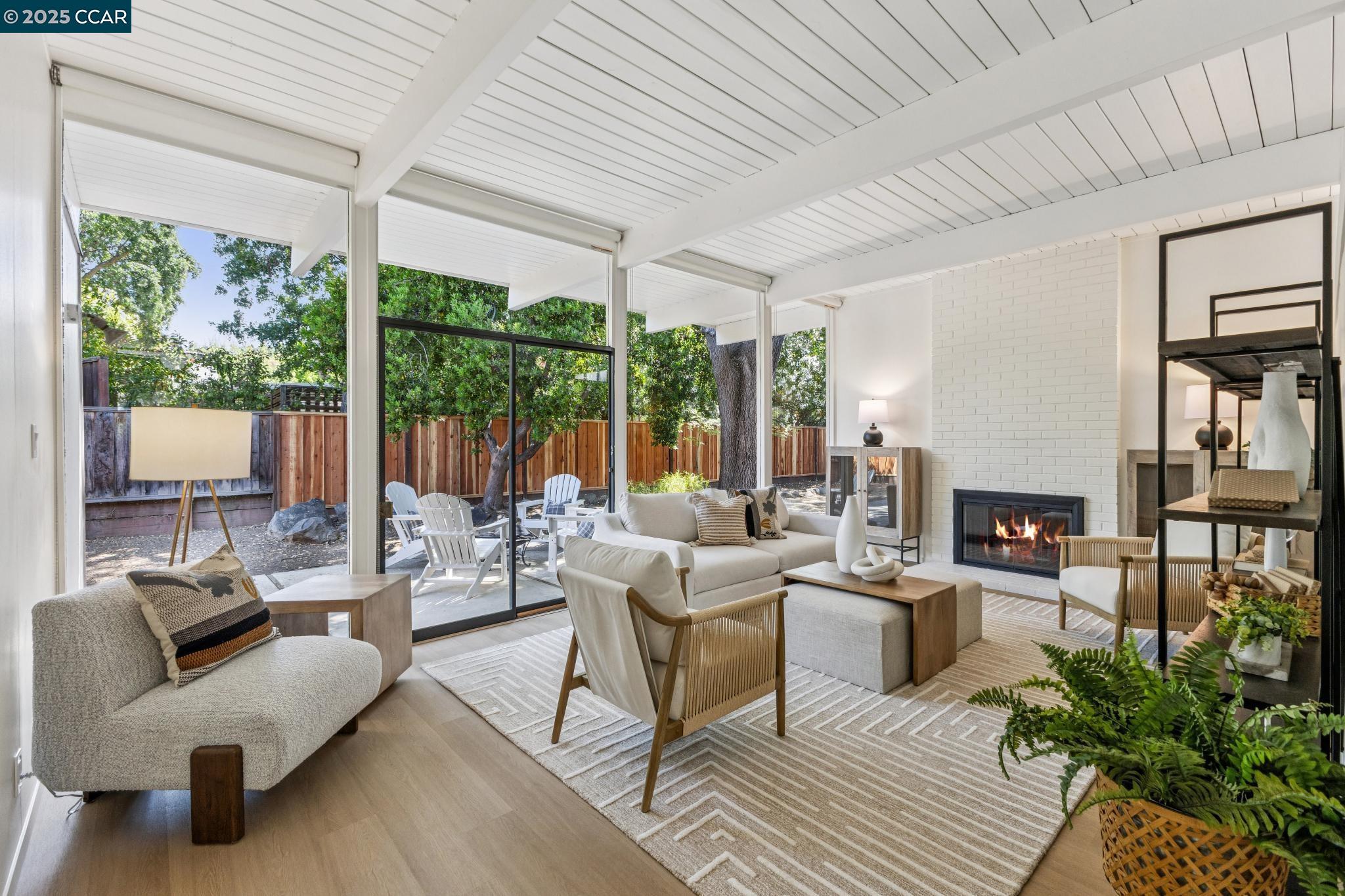 243 Santa Fe Dr