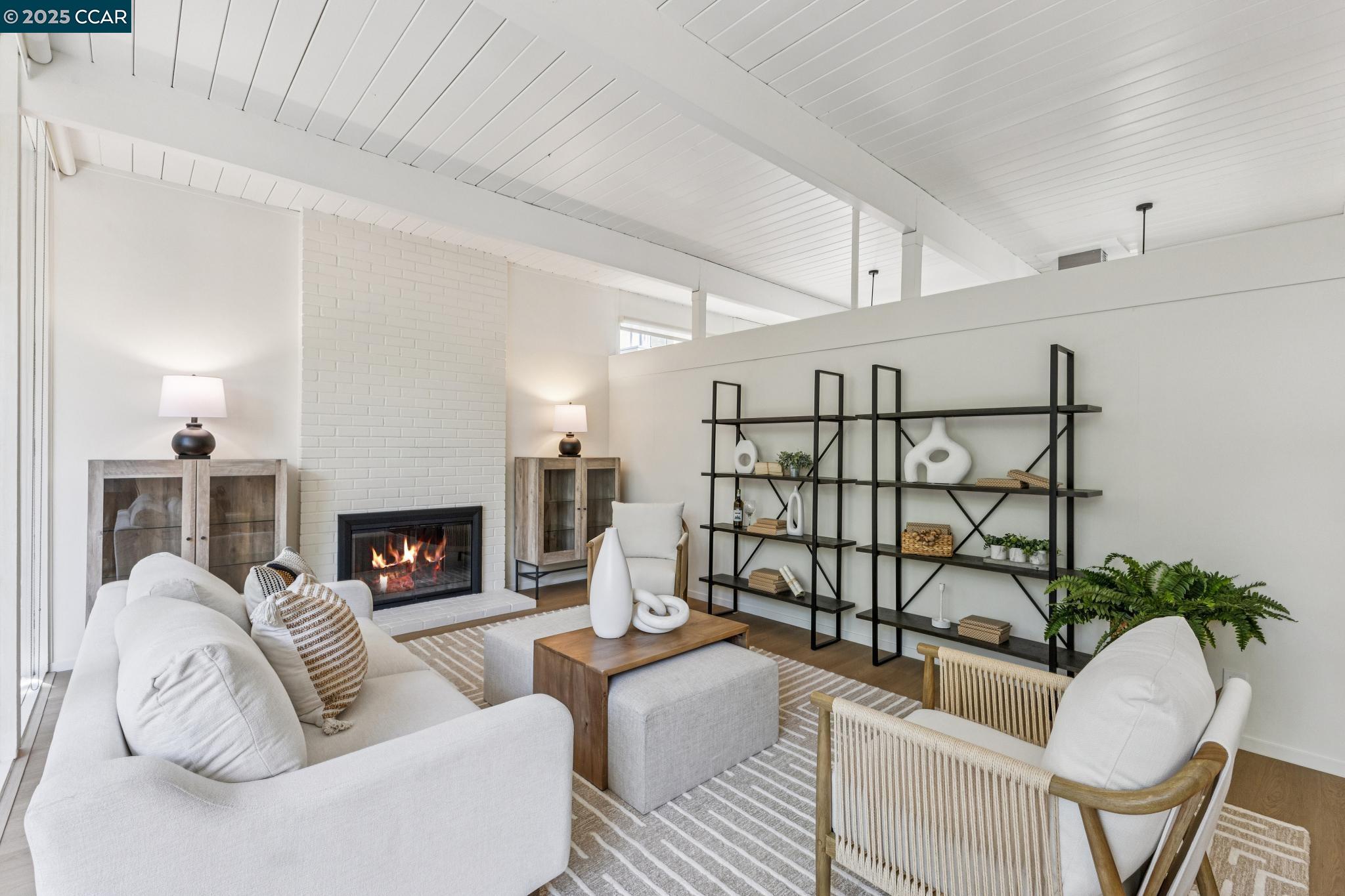 243 Santa Fe Dr